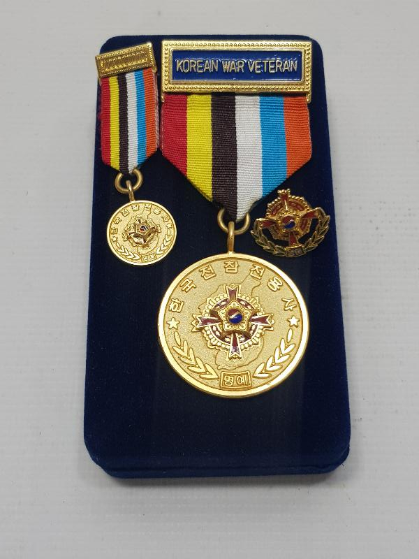 KORE SAVAŞI VETERAN MADALYA VE ROZET LOTU 