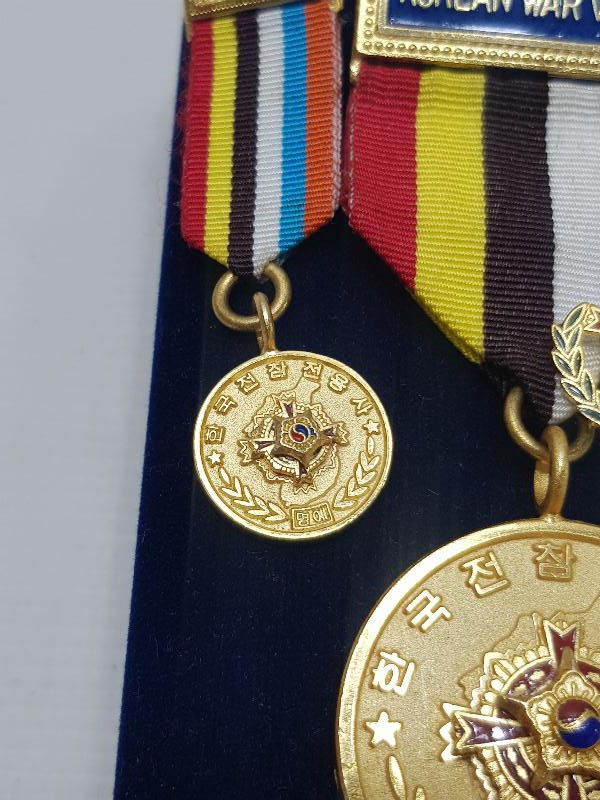 KORE SAVAŞI VETERAN MADALYA VE ROZET LOTU 