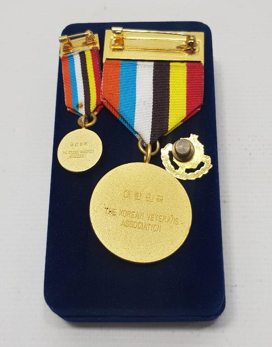 KORE SAVAŞI VETERAN MADALYA VE ROZET LOTU 