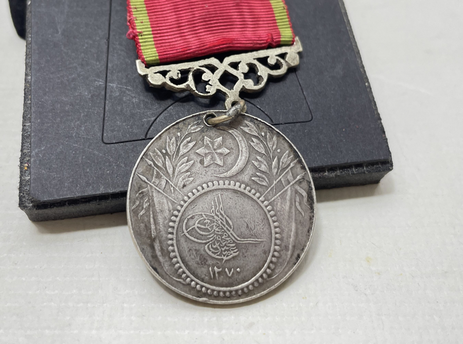 ORJİNAL İPEK KURDELASIYLA NİŞAN-I İFTİHAR MADALYASI