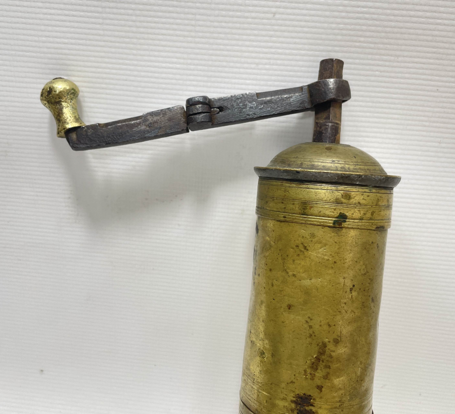 OSMANLI DÖNEMİ ÜZERİ DAMGALI KAHVE DEĞİRMENİ