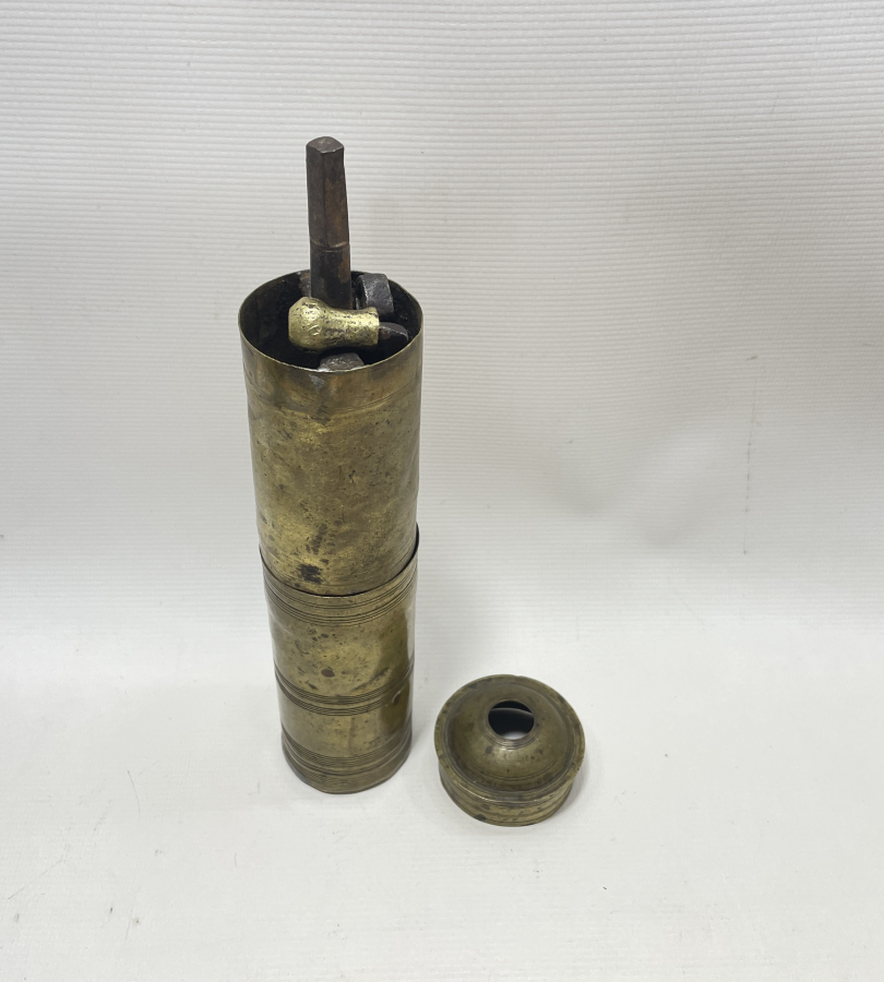 OSMANLI DÖNEMİ ÜZERİ DAMGALI KAHVE DEĞİRMENİ