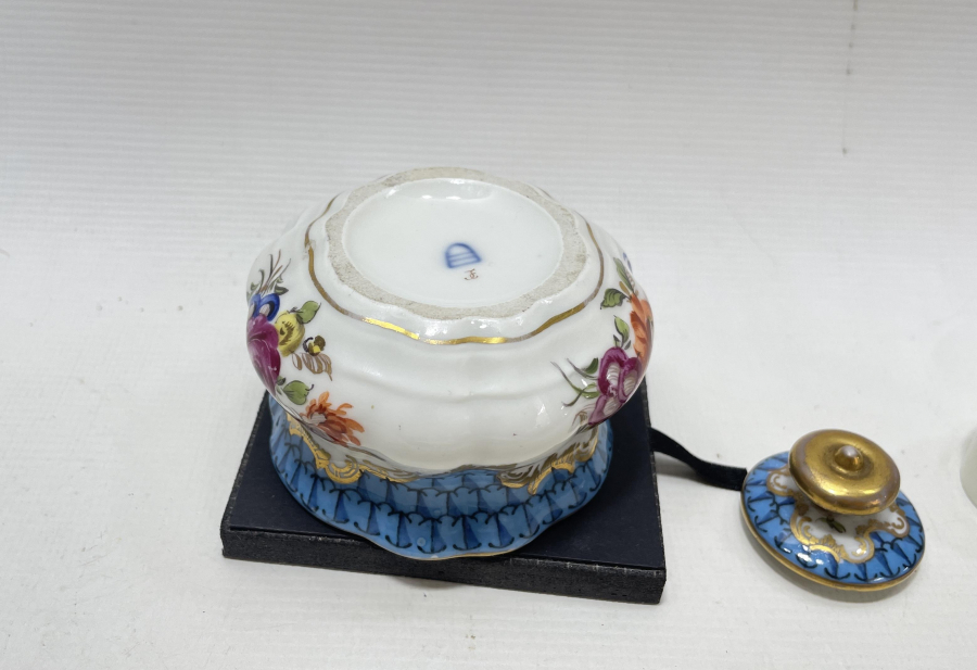 OSMANLI DÖNEMİ ÜZERİ EL BOYAMA VİEN KAPAKLI HOKKA