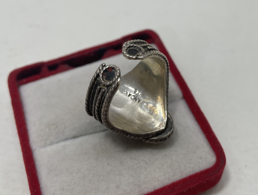 ÖZEL YAPIM DOĞAL TAŞLI YÜZÜK