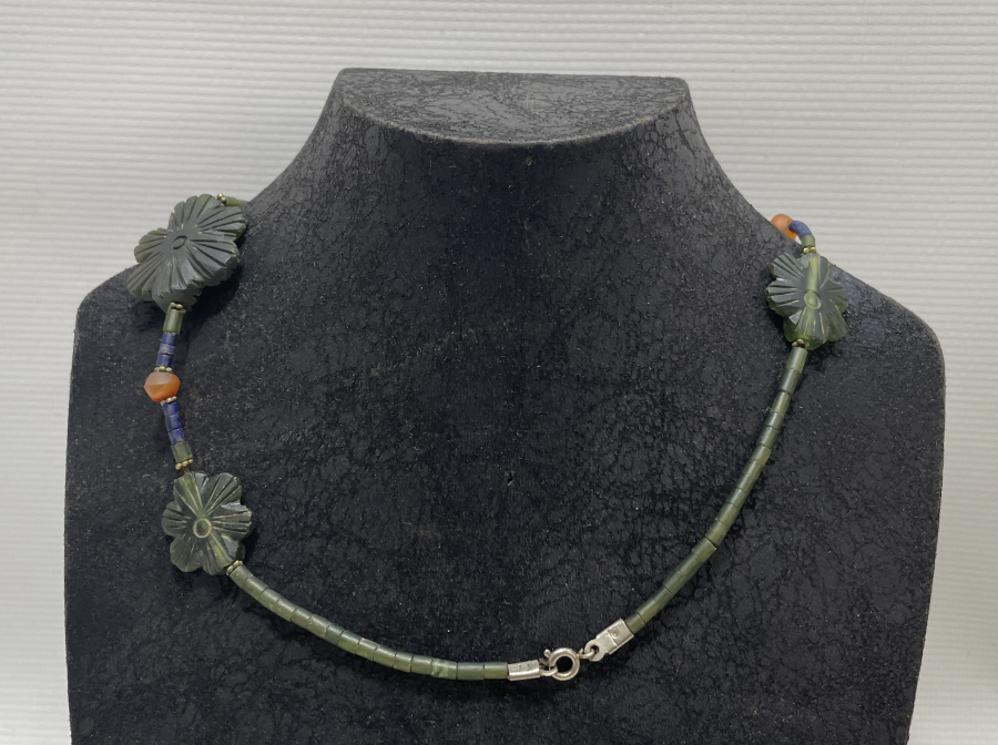 ÖZEL YAPIM EL OYMA DOĞAL TAŞ GERDANLIK