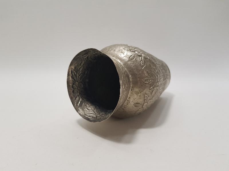 ANTİK GÜMÜŞ KAPLAMA HAÇLI VAZO