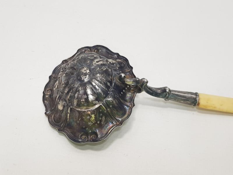 ANTİKA FİL DİŞİ SAPLI GÜMÜŞ SÜZGEÇ