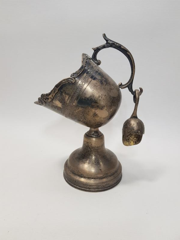 ANTİKA GÜMÜŞ KAPLAMA ŞEKERLİK VE KEPÇESİ