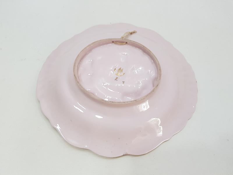 ANTİKA KABARTMA RESİMLİ ALTIN YALDIZLI PORSELEN TABAK