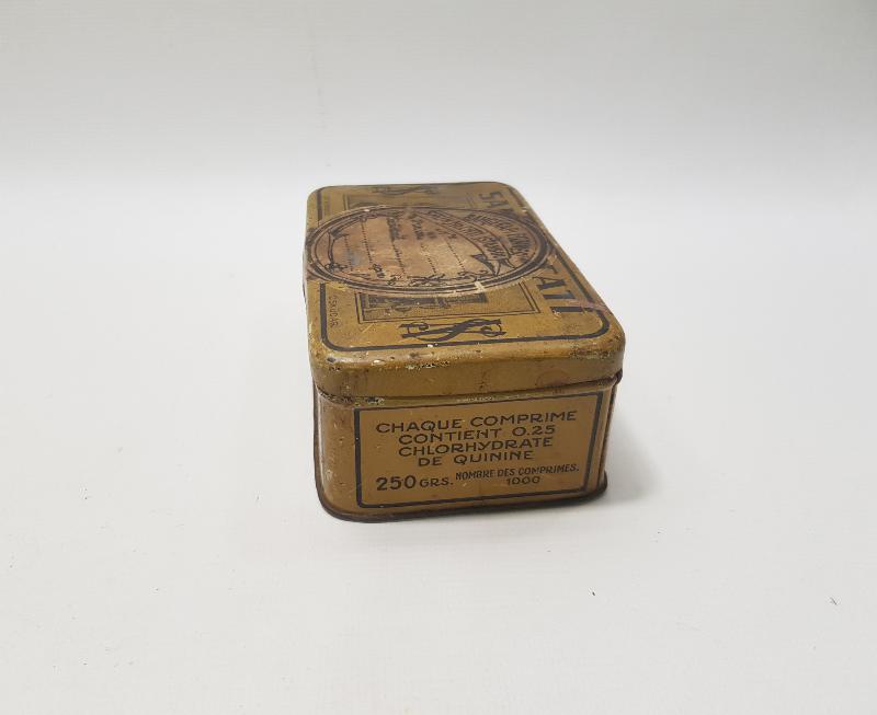 BAHÇEKAPI ECZANESİ SALİH NECATİ KOMPRİME EVİ TENEKE KUTU