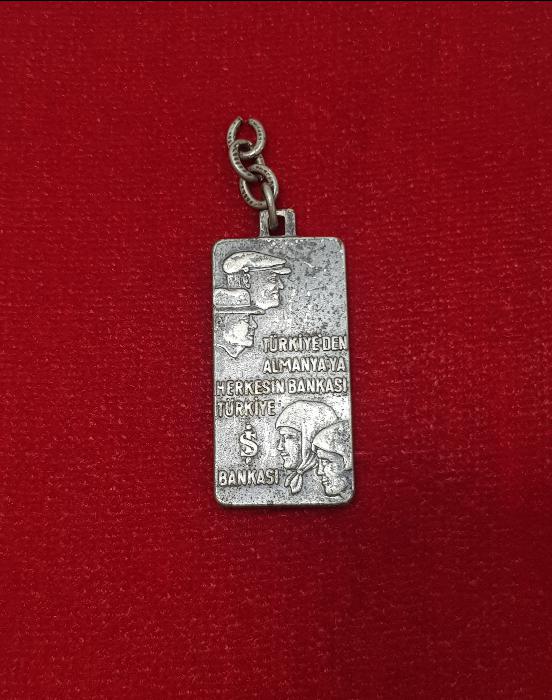 ÇOK NADİR TÜRKİYE İŞBANKASI ALMANYA ŞUBESİ AÇILIŞ HATIRASI ANAHTARLIK