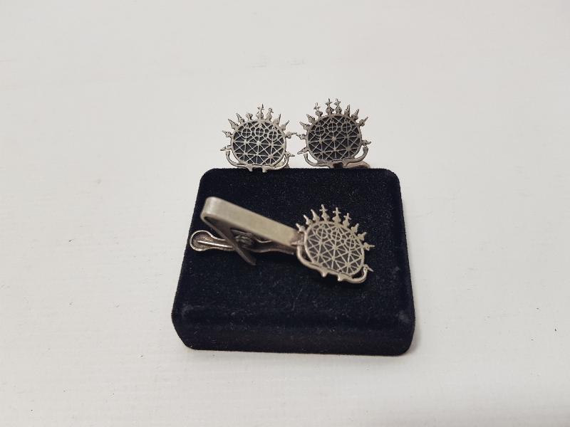 HİTİT GÜNEŞİ FORMLU GÜMÜŞ KIRAVAT İĞNESİ VE KOL DÜĞMESİ LOTU