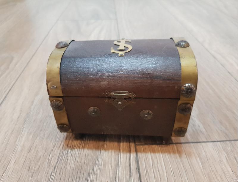 İŞ BANKASI SANDIK FORMLU NADİR AHŞAP KUMBARA