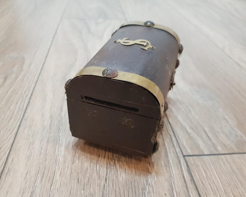 İŞ BANKASI SANDIK FORMLU NADİR AHŞAP KUMBARA