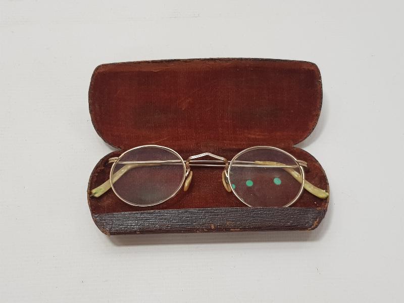 KUTUSUNDA ANTİKA ALTIN KAPLAMA GÖZLÜK