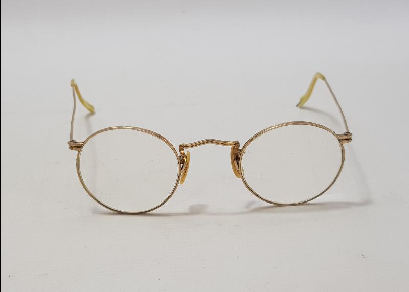 KUTUSUNDA ANTİKA ALTIN KAPLAMA GÖZLÜK