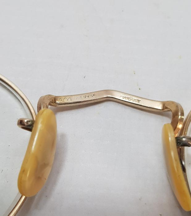 KUTUSUNDA ANTİKA ALTIN KAPLAMA GÖZLÜK