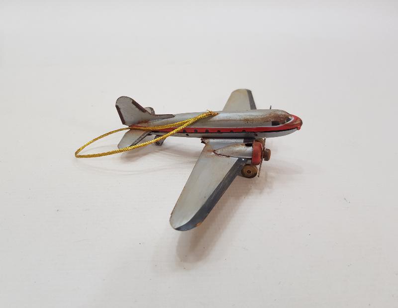 KUTUSUNDA ANTİKA OYUNCAK UÇAK