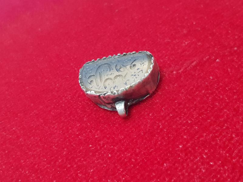 OSMANLI DÖNEMİ KUL HU VALLAHU YAZILI NECEF TAŞLI GÜMÜŞ KOLYE UCU