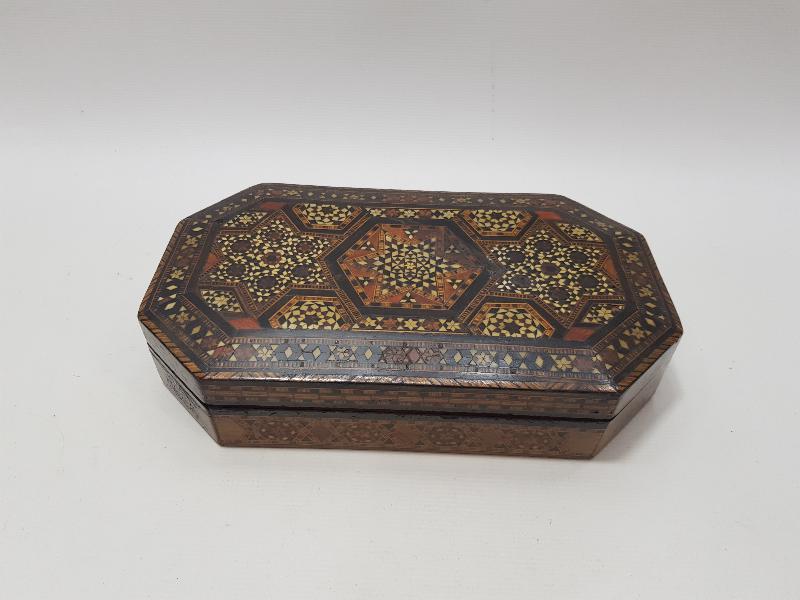 OSMANLI DÖNEMİ MARKÜTERİ İŞÇİLİKLİ AHŞAP KUTU