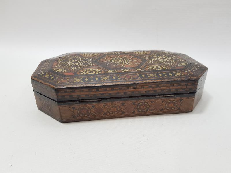 OSMANLI DÖNEMİ MARKÜTERİ İŞÇİLİKLİ AHŞAP KUTU