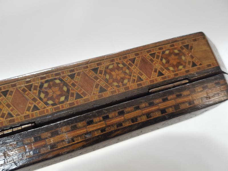 OSMANLI DÖNEMİ MARKÜTERİ İŞÇİLİKLİ AHŞAP KUTU