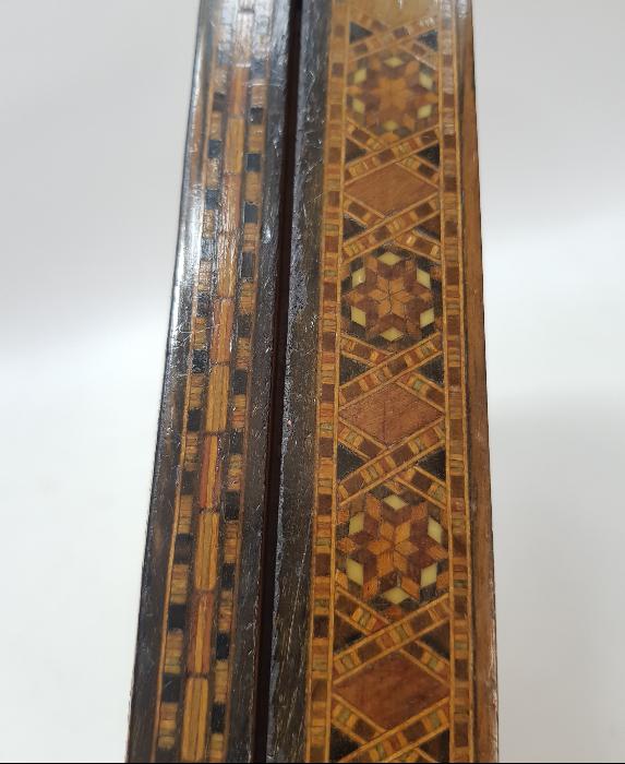 OSMANLI DÖNEMİ MARKÜTERİ İŞÇİLİKLİ AHŞAP KUTU