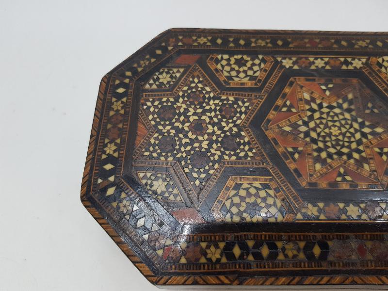 OSMANLI DÖNEMİ MARKÜTERİ İŞÇİLİKLİ AHŞAP KUTU