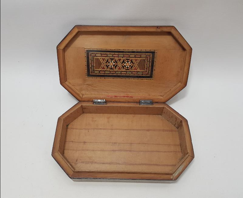 OSMANLI DÖNEMİ MARKÜTERİ İŞÇİLİKLİ AHŞAP KUTU