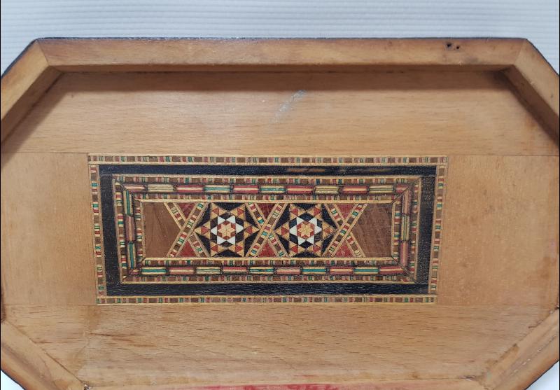 OSMANLI DÖNEMİ MARKÜTERİ İŞÇİLİKLİ AHŞAP KUTU