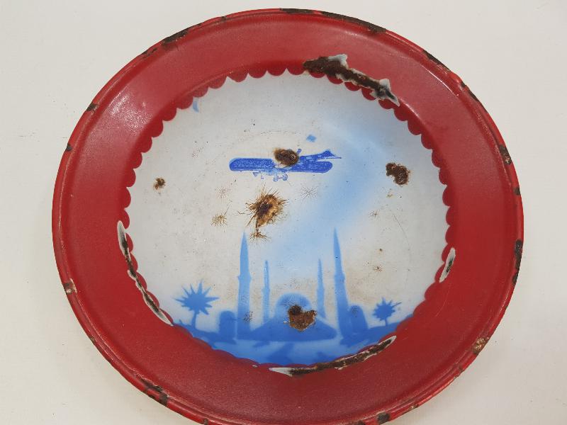 OSMANLI DÖNEMİ UÇAKLA İLK KAHİRE UÇUŞU ANISINA YAPILMIŞ EMAYE TABAK 