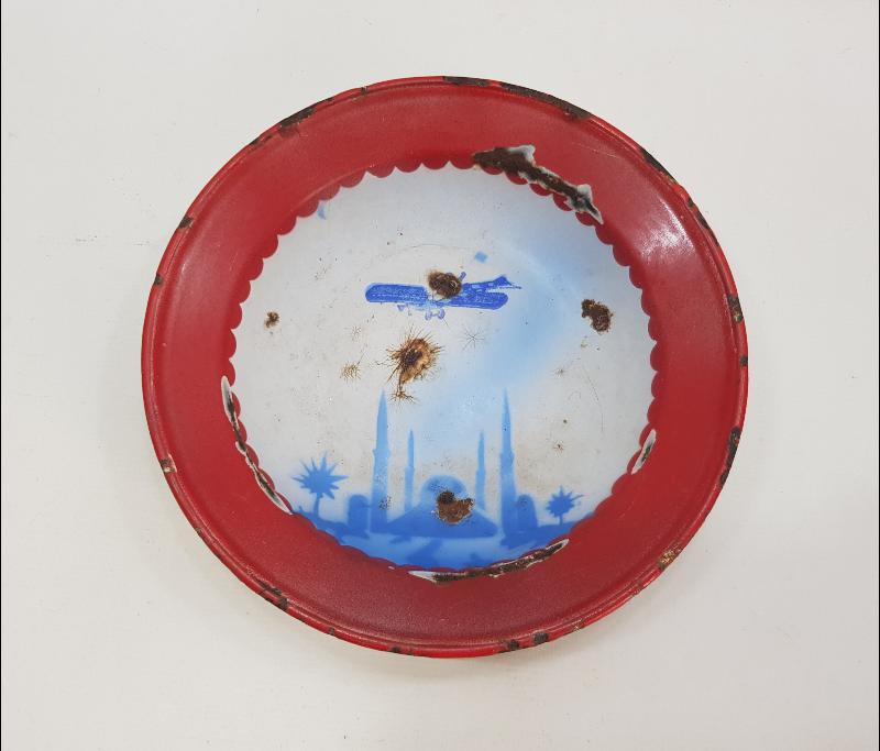 OSMANLI DÖNEMİ UÇAKLA İLK KAHİRE UÇUŞU ANISINA YAPILMIŞ EMAYE TABAK 