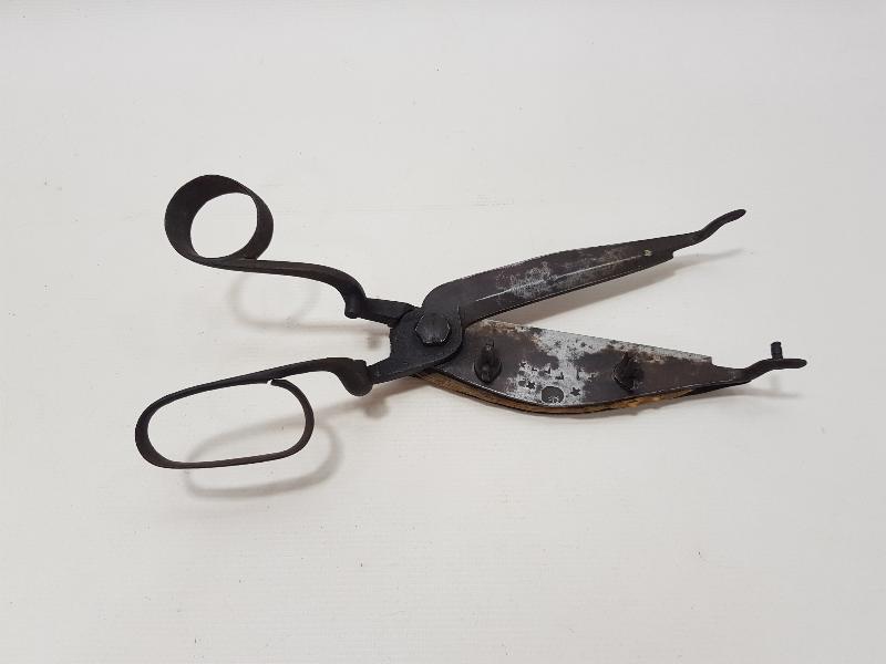 OSMANLICA YAZILI VE TARİHLİ HALI MAKASI