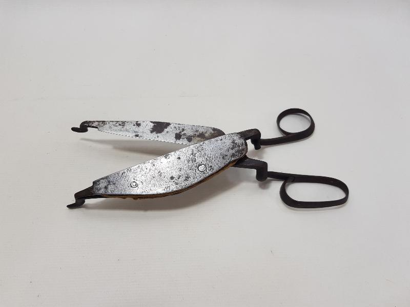 OSMANLICA YAZILI VE TARİHLİ HALI MAKASI