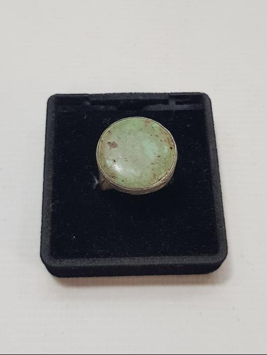 ÜZERİ DOĞAL TAŞLI GÜMÜŞ YÜZÜK