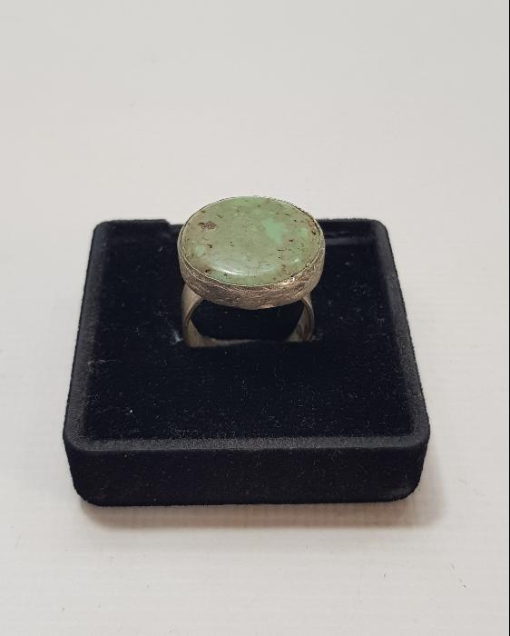 ÜZERİ DOĞAL TAŞLI GÜMÜŞ YÜZÜK