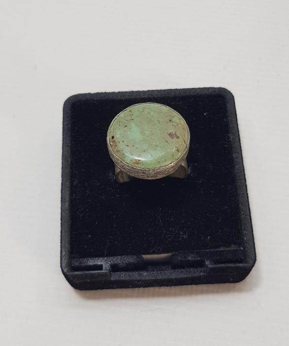 ÜZERİ DOĞAL TAŞLI GÜMÜŞ YÜZÜK