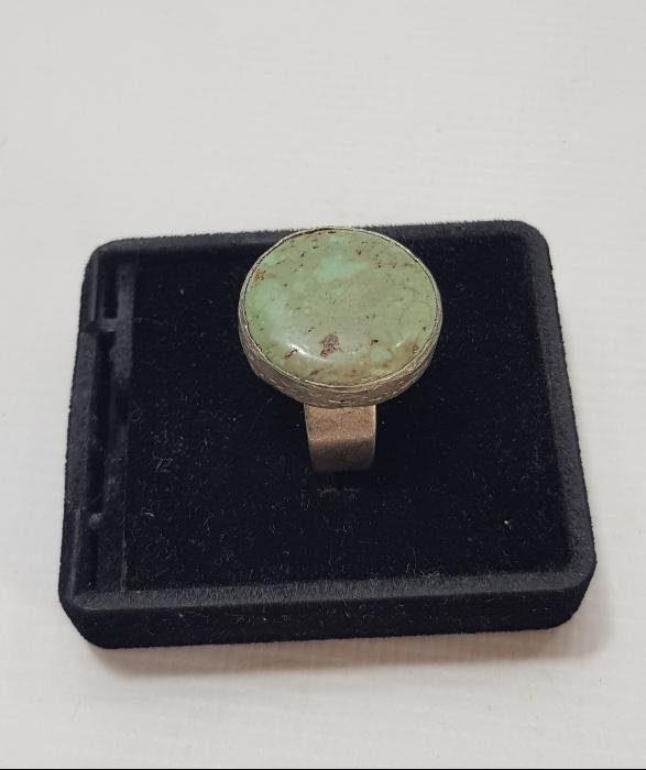 ÜZERİ DOĞAL TAŞLI GÜMÜŞ YÜZÜK