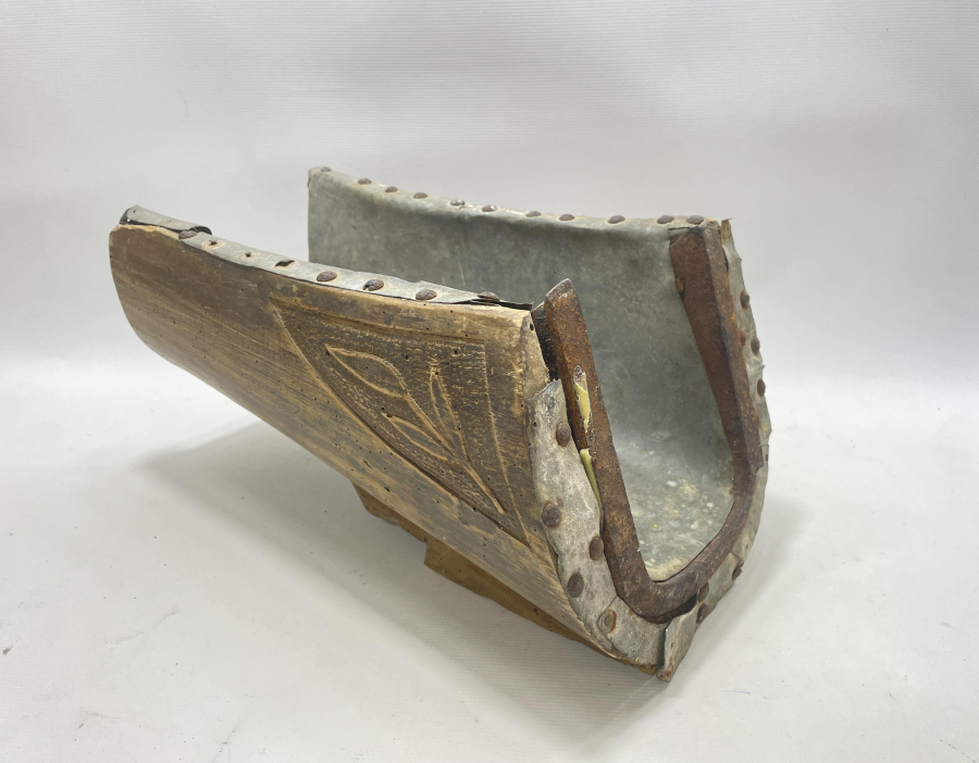 ÜZERİ İŞLEMELİ ÇOK NADİR AHŞAP KONAK OLUĞU