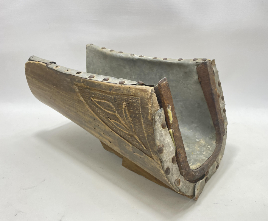 ÜZERİ İŞLEMELİ ÇOK NADİR AHŞAP KONAK OLUĞU