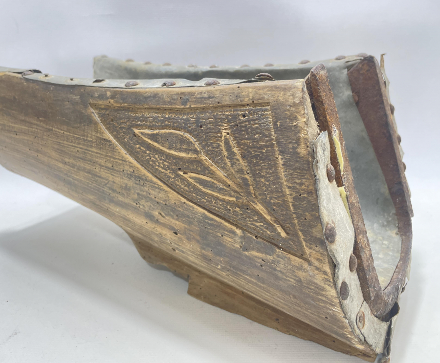 ÜZERİ İŞLEMELİ ÇOK NADİR AHŞAP KONAK OLUĞU