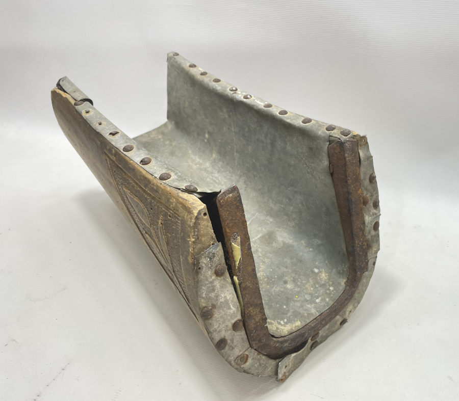 ÜZERİ İŞLEMELİ ÇOK NADİR AHŞAP KONAK OLUĞU