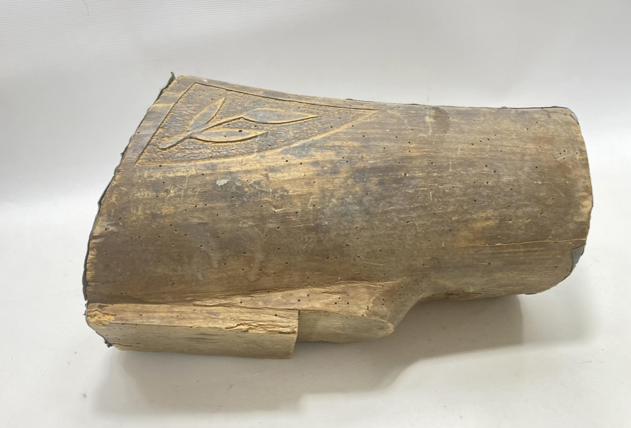 ÜZERİ İŞLEMELİ ÇOK NADİR AHŞAP KONAK OLUĞU