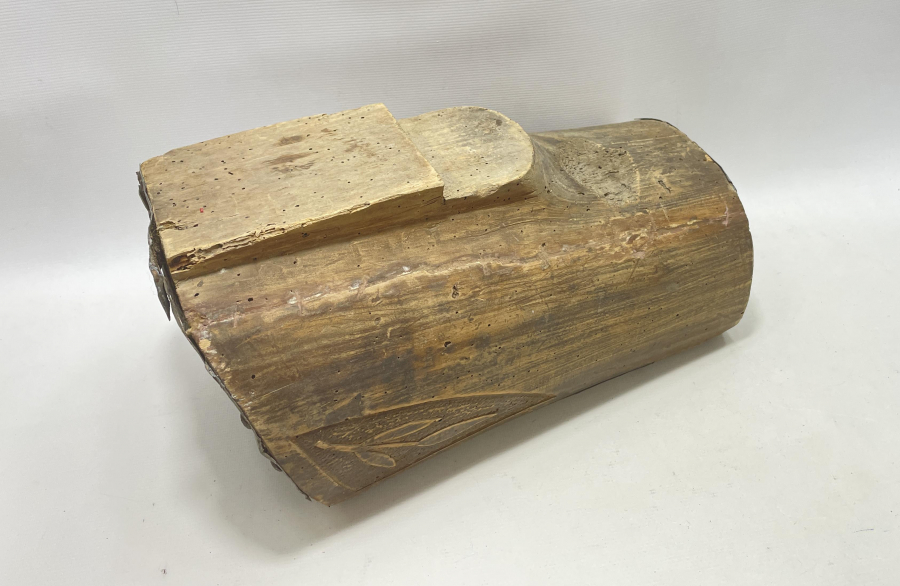 ÜZERİ İŞLEMELİ ÇOK NADİR AHŞAP KONAK OLUĞU