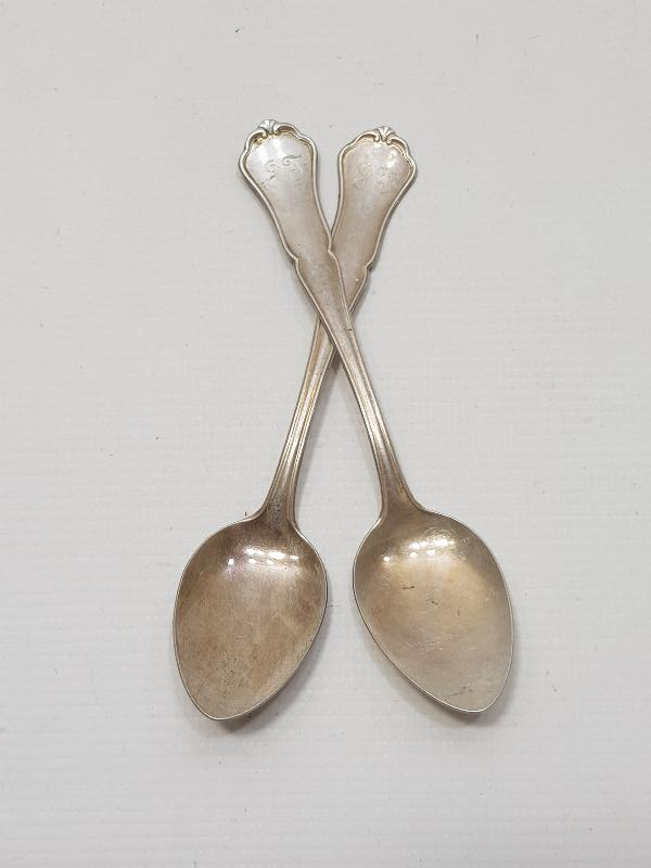 1896 TARİHLİ BİR ÇİFT GÜMÜŞ ÇAY KAŞIĞI