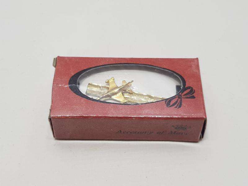 ASAKERİ JET TEMALI ALTIN KAPLAMA KIRAVAT İĞNESİ 