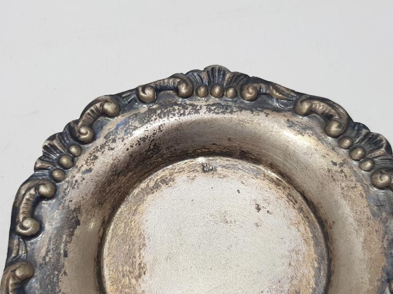 KABARTMA İŞÇİLİKLİ ANTİKA GÜMÜŞ ÇAY TABAĞI