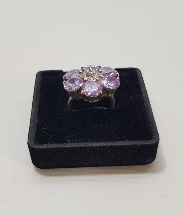 PAPATYA FORMLU AMETİST TAŞLI GÜMÜŞ YÜZÜK