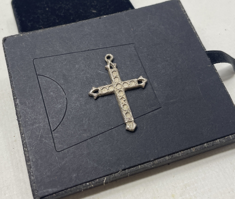 HAÇ FORMUNDA GÜMÜŞ KOLYE