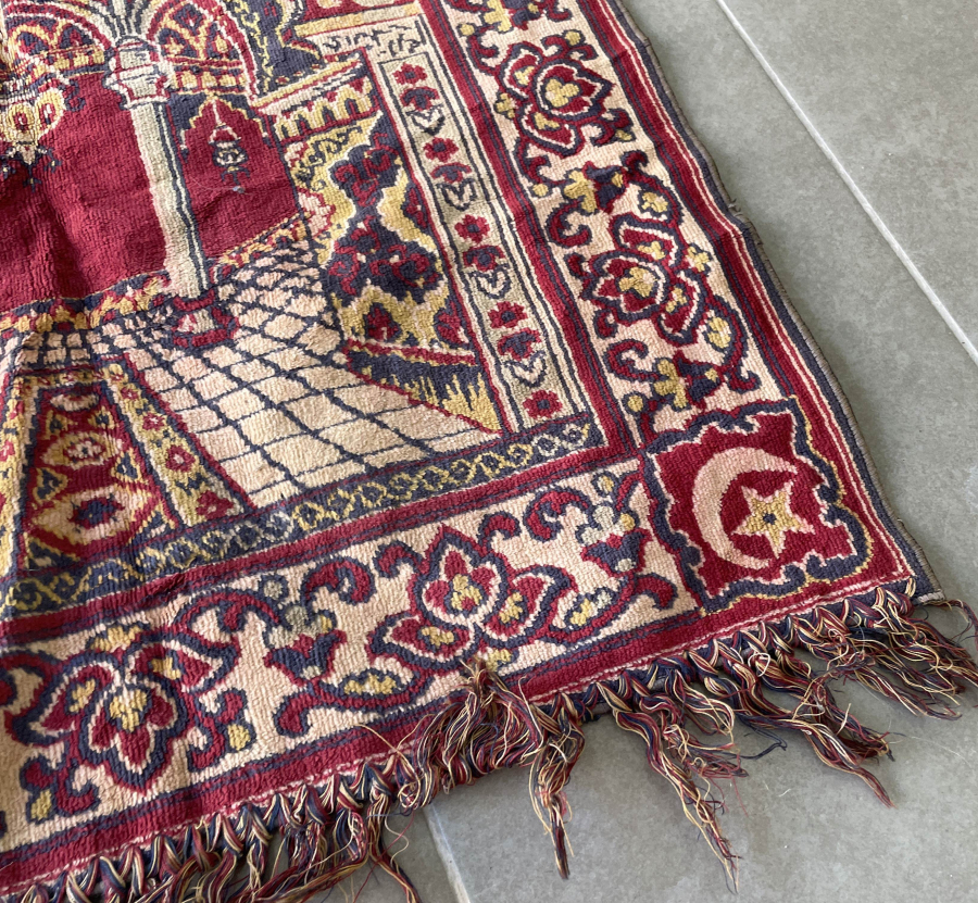 KÖŞELERİ OSMANLI AY YILDIZLI VE OSMANLICA YAZILI SECCADE